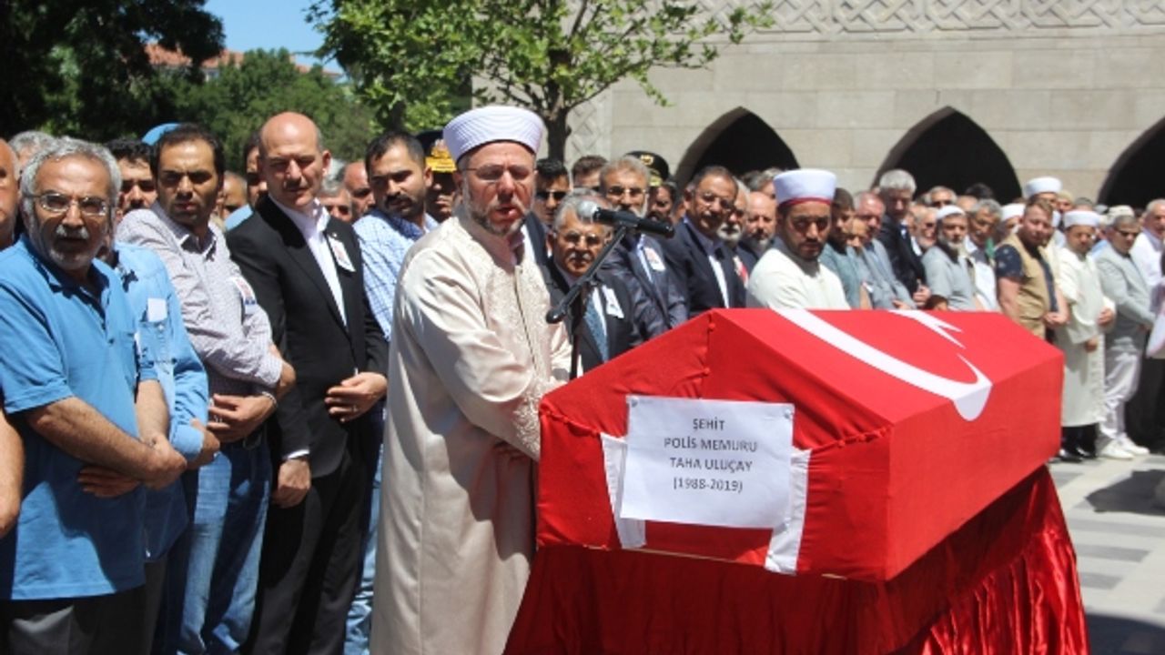 "Resmi bir araç gelir çocuğunuz şehit oldu derse, üzülmeyin dik durun demişti" 