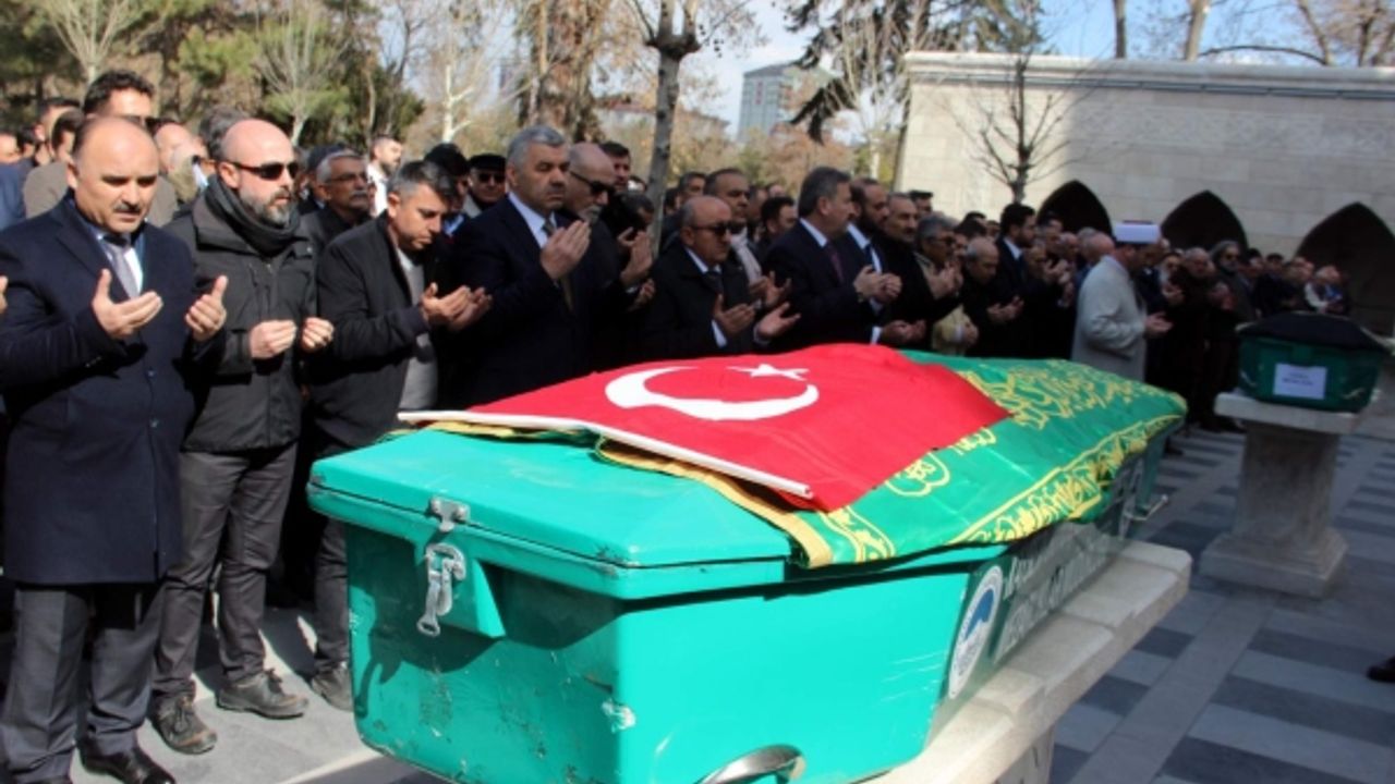 Duayen Gazeteci Mahmut Sabah son yolculuğuna uğurlandı 