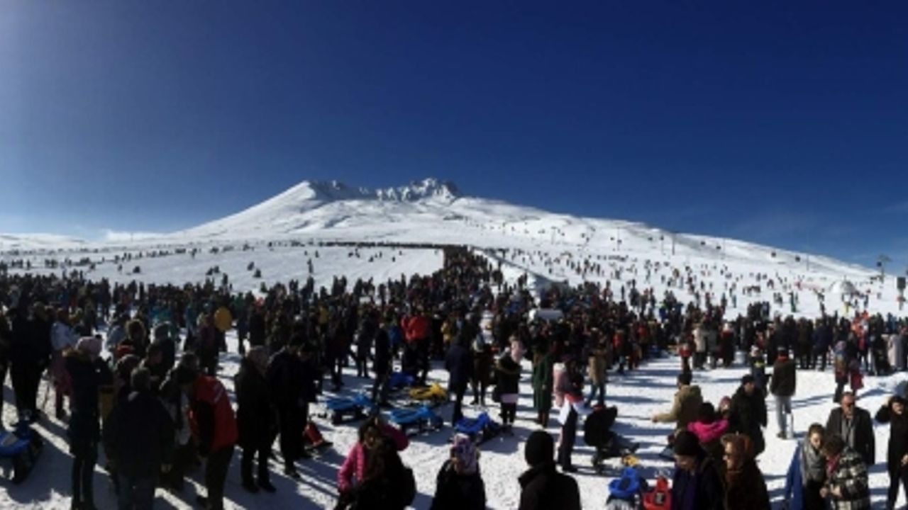Erciyes’i sezon başından bu yana 62 ilin nüfusundan fazla kişi ziyaret etti 