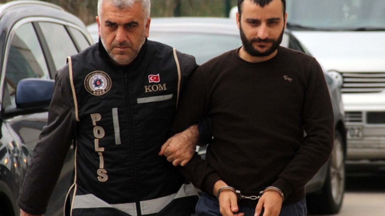 Gizlenmek için Suriyeli gibi yaşayan FETÖ'cü polisten kaçamadı 