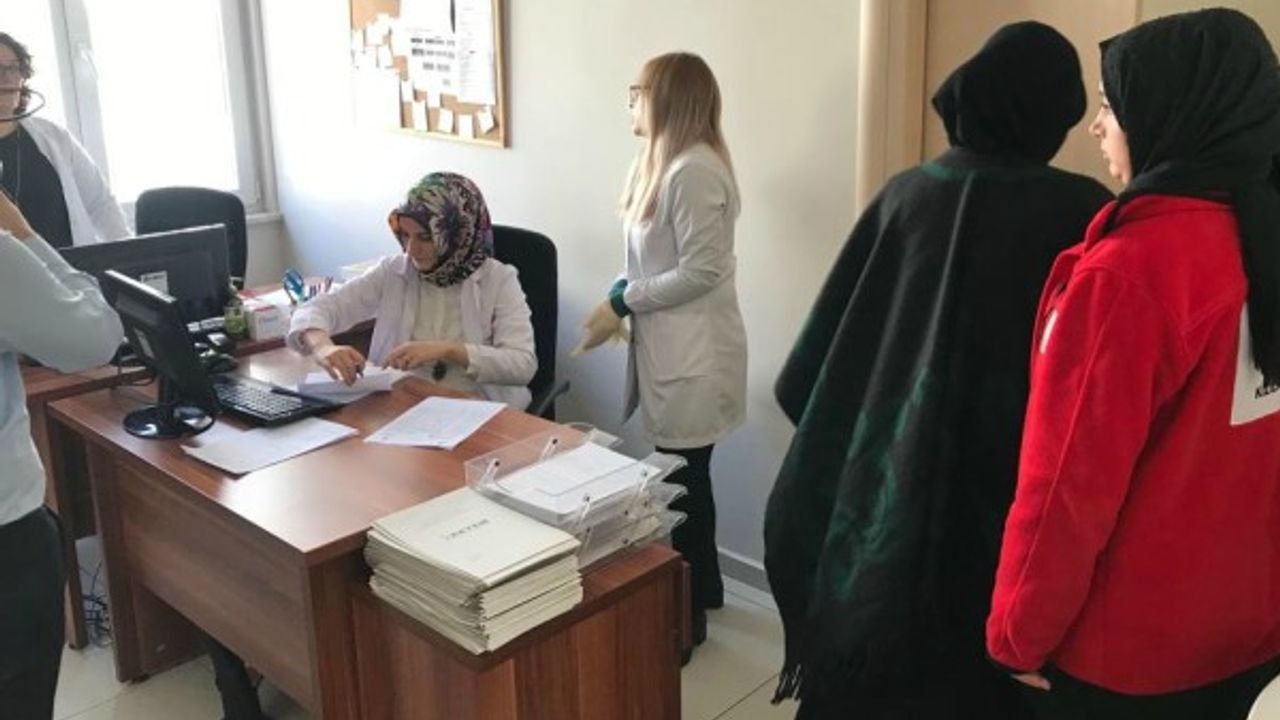 Kanser Günü'nde Göçmenlere Meme ve Rahim Ağzı Kanseri Taraması Yapıldı 