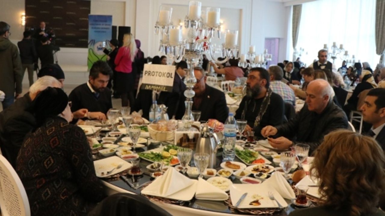 Prof. Dr. Özdemir: “Ülkemizde yılda 180 bin kişi kansere yakalanıyor ve 100 bine yakını kanser nedeniyle ölüyor” 