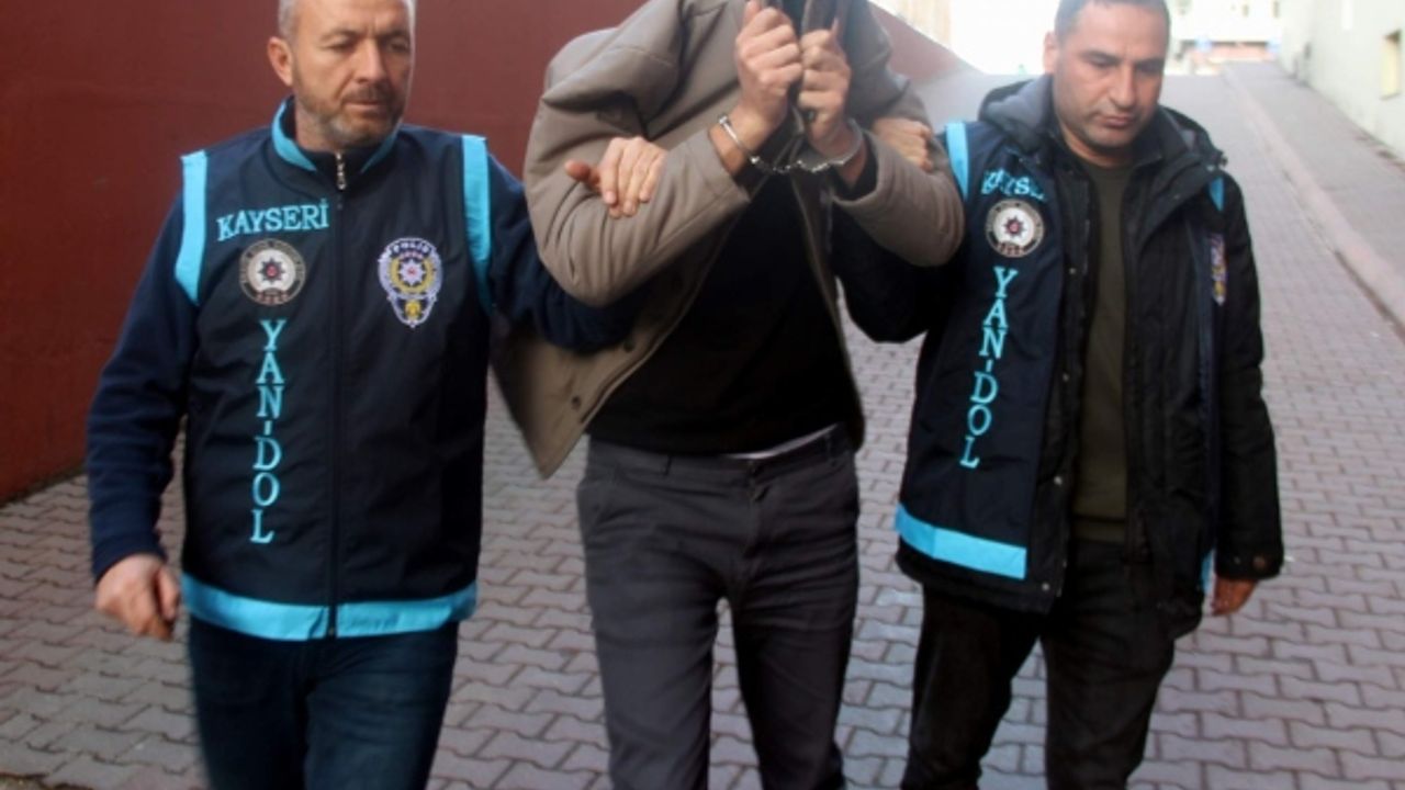 Sahte altın verip gerçeğini alan dolandırıcı yakalandı