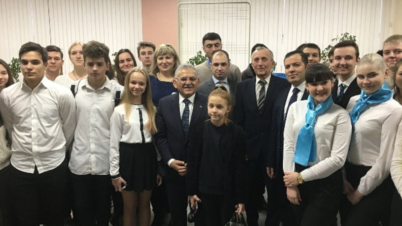 Büyükkılıç'a Ukrayna'da fahri doktora unvanı verildi