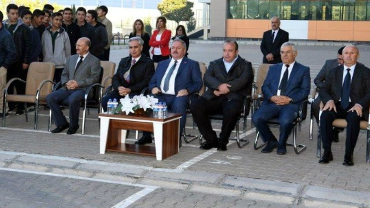 Özel Kayseri OSB Teknik Kolejinde 29 Ekim Cumhuriyet Bayramı Kutlandı 