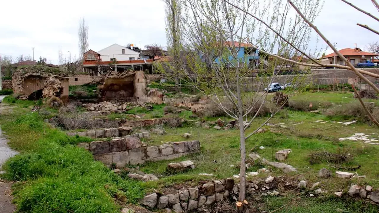 Kayseri’nin Tarihi Değeri 'Cırgalan Hanı' Yok Oluyor!