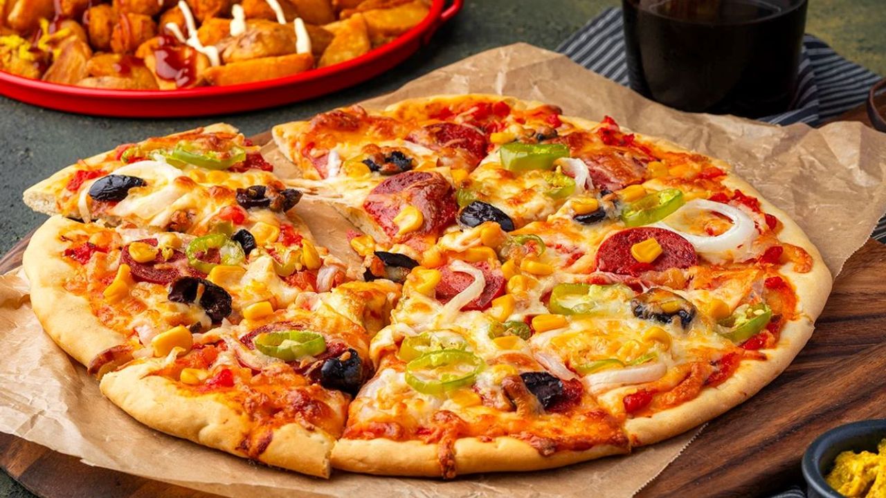 Anneler Bu Tarif Tam Size Göre! Kolay ve Mayasız Pizza