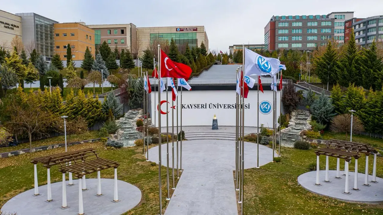 KAYÜ’den Akademisyenlerine Eğitim