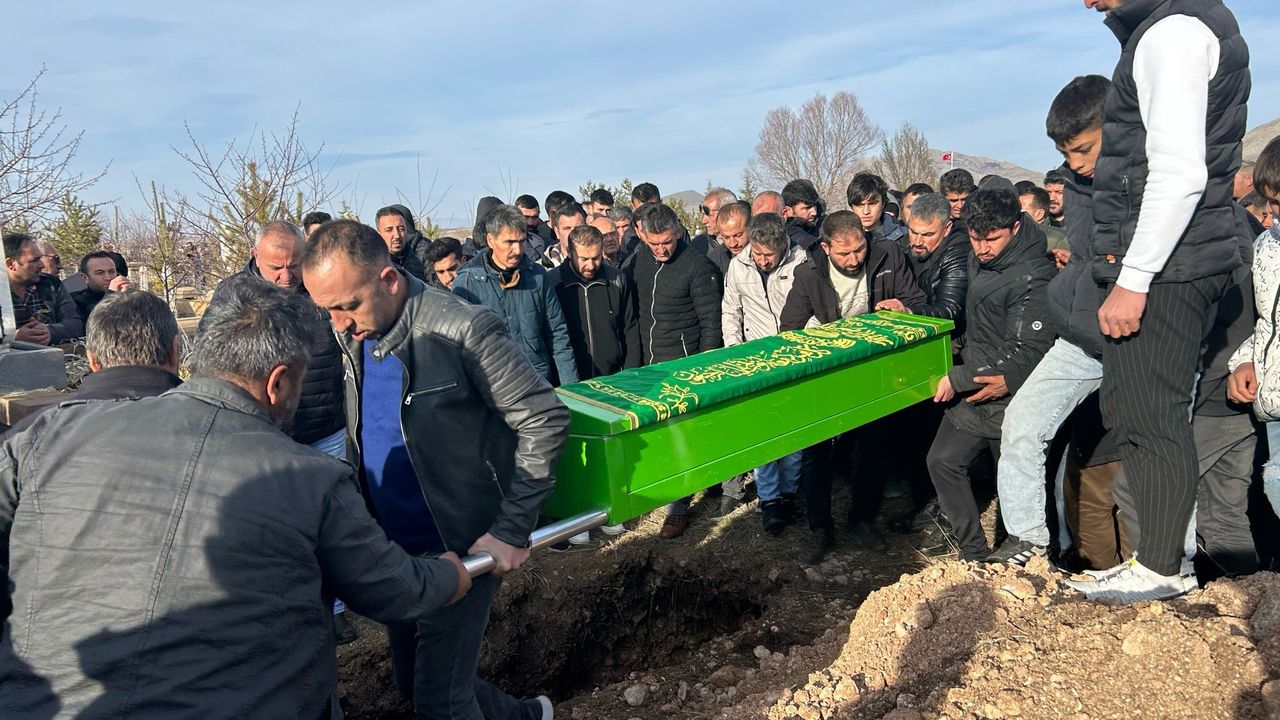 Avşar Ağıtları Öksüz Kaldı