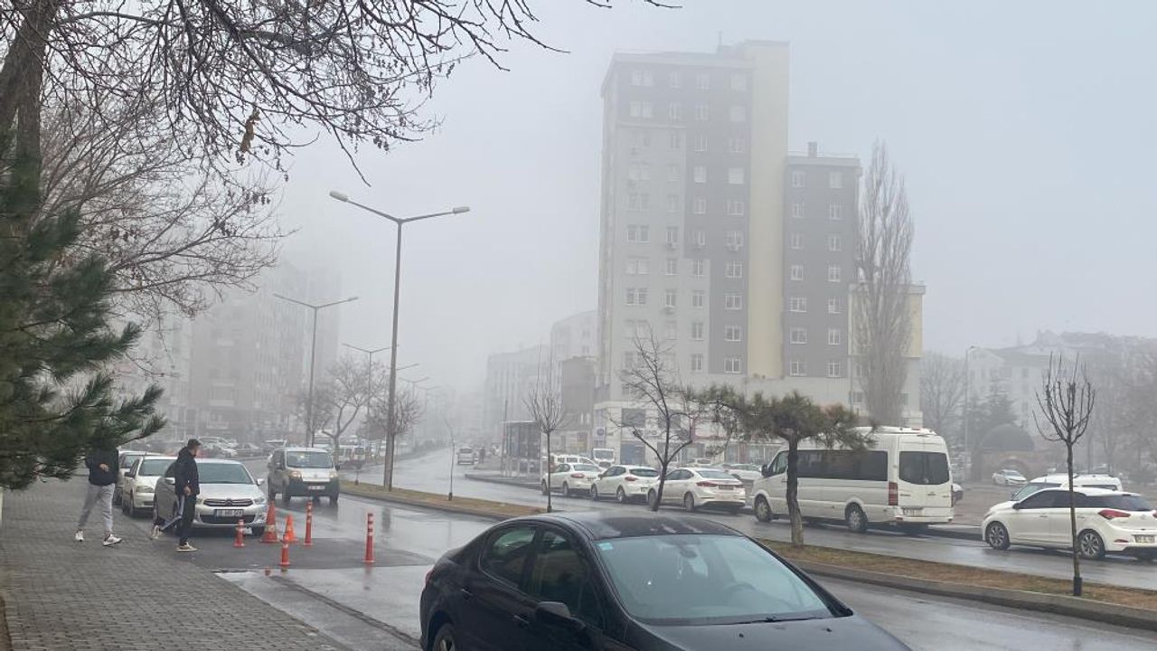 Kayseri Güne Sisli Havayla Uyandı