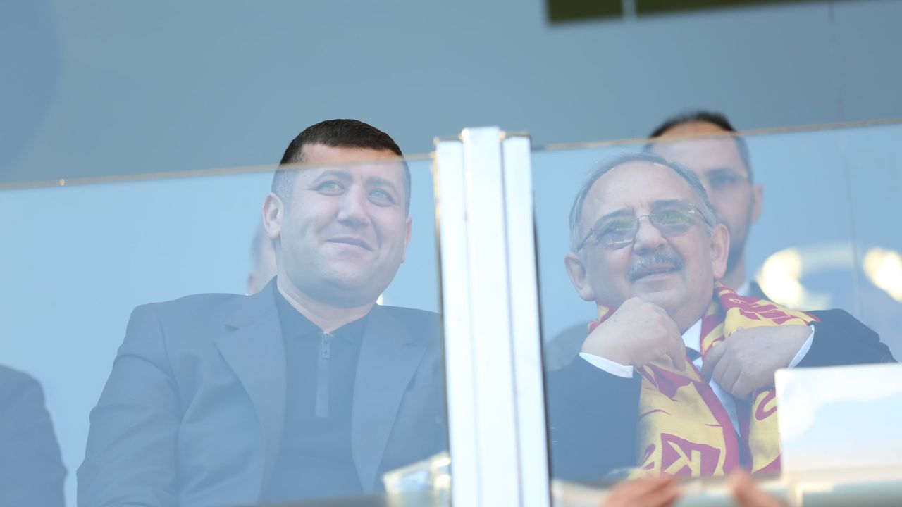 Şehrin Önde Gelen İsimleri Maçı Tribünden Takip Etti!