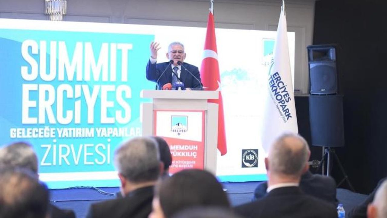 Başkan Büyükkılıç’tan Zirvede ‘Bilişim’ Vurgusu