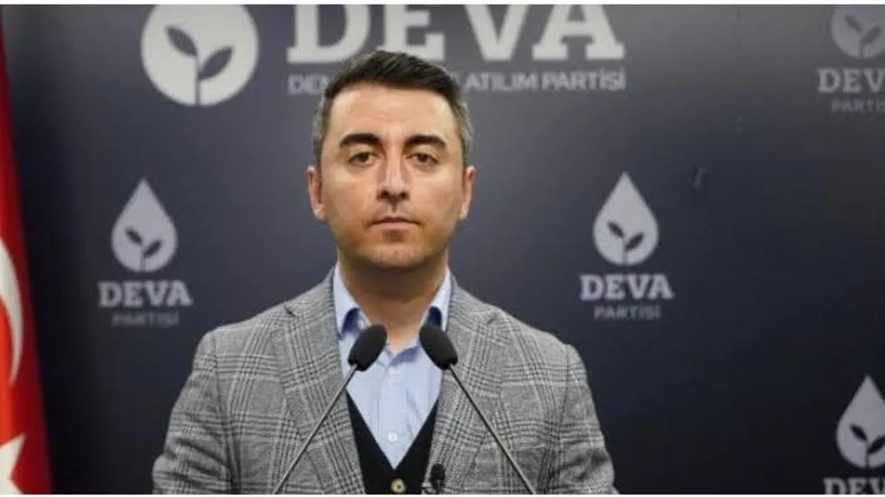 Cem Avşar, İktidarı Topa Tuttu