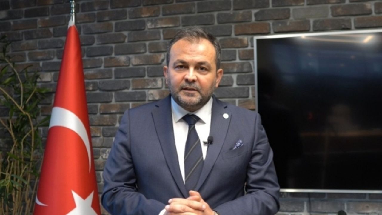 İYİ Parti Başkan Adayının Afişlerine Saldırı!