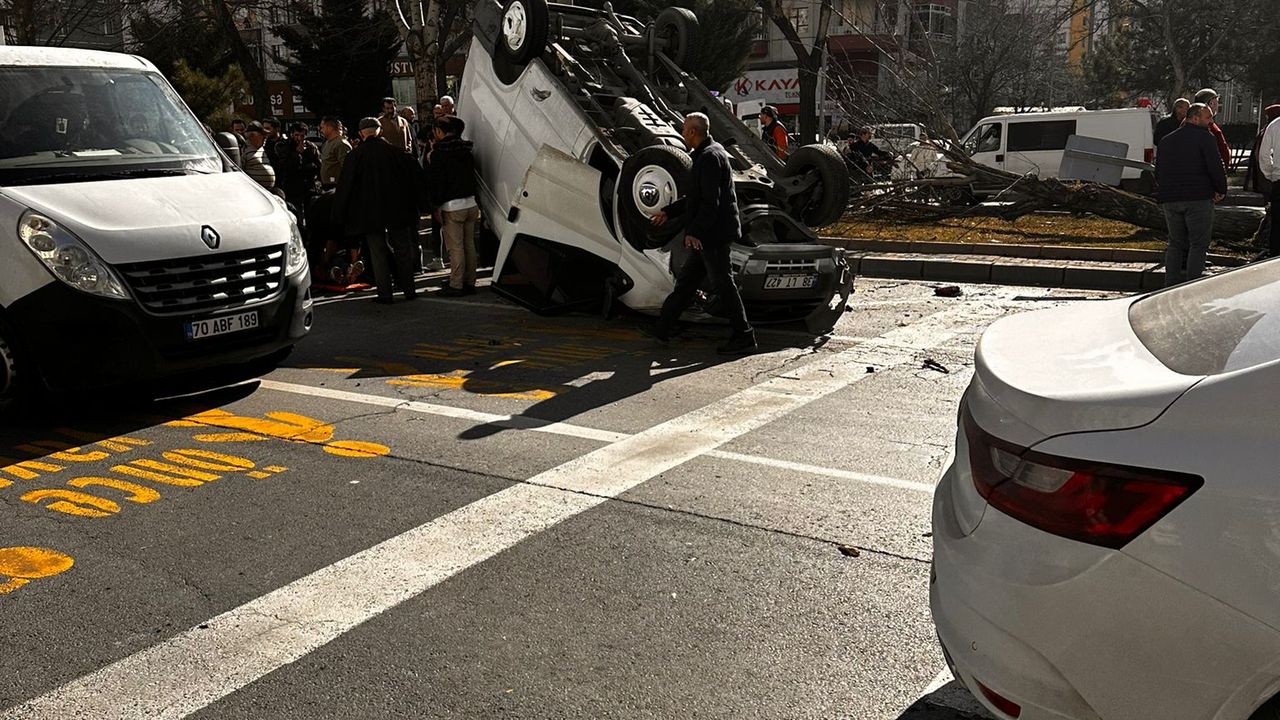 Kayseri’de Trafik Kazası: Yaralılar Var