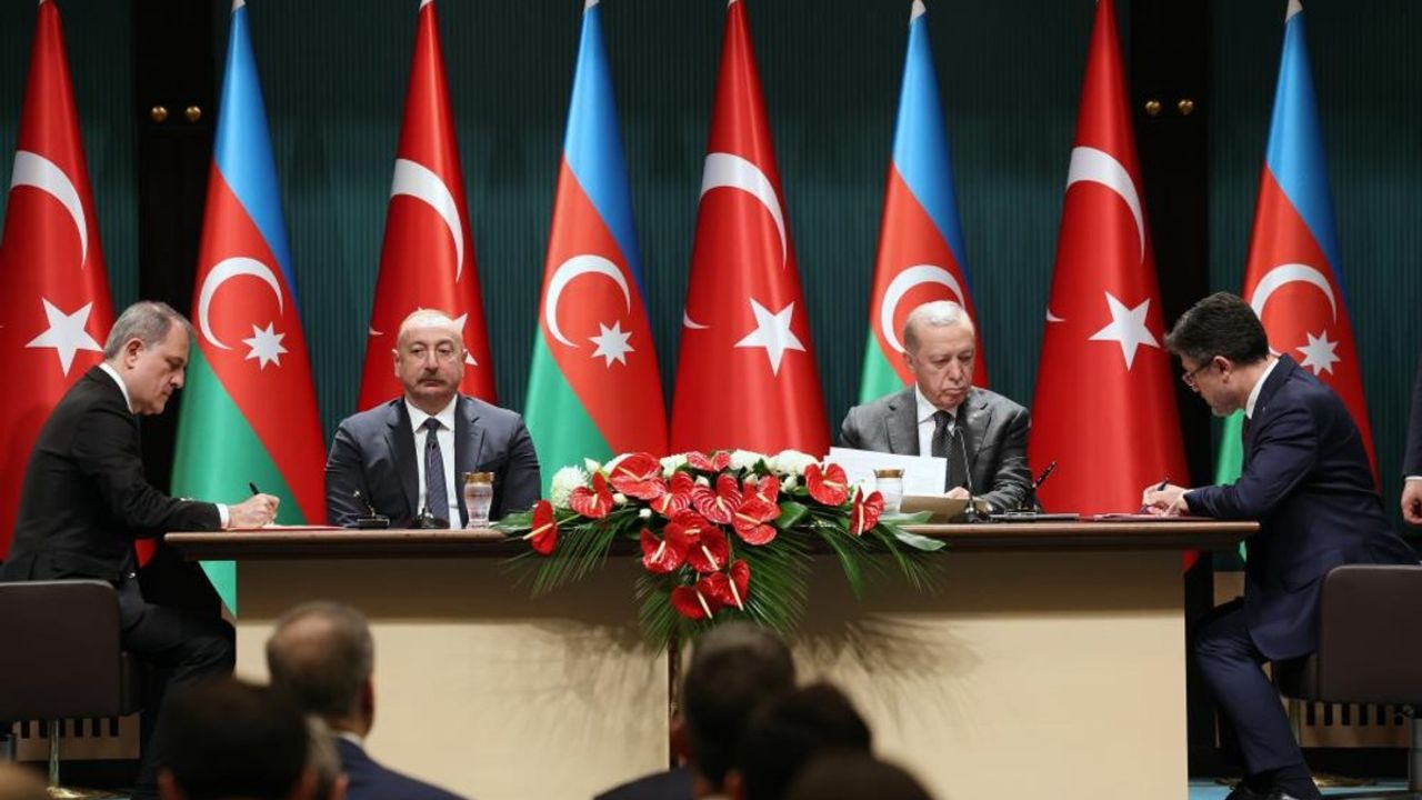 Başkan Aliyev 3 Önemli Anlaşma İçin Türkiye'de