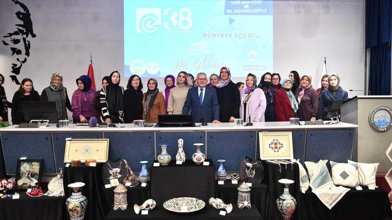 'Aile ve Toplum Yapımızın Temel Direği Kadınlardır'