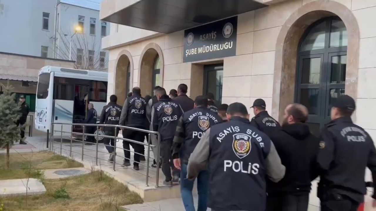 Sahte Video Ve Faturalarla Kandıran Şebekeye Operasyon