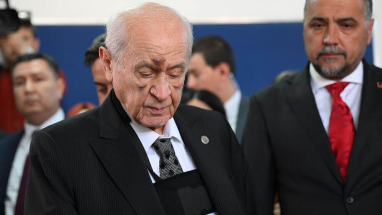 MHP Lideri Bahçeli'nin Yüzündeki Morlukların Nedeni Belli Oldu