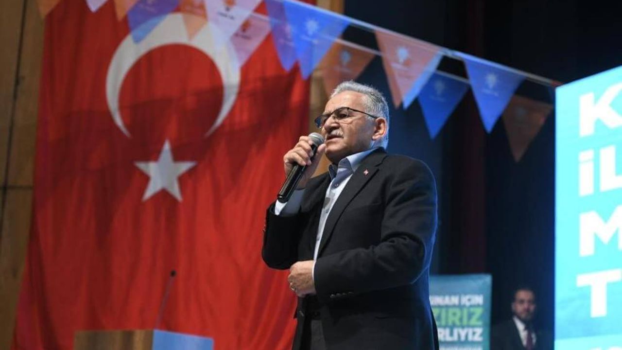 Büyükkılıç'tan Arıkan'a : Ben Kimsenin Afişini İndirmedim