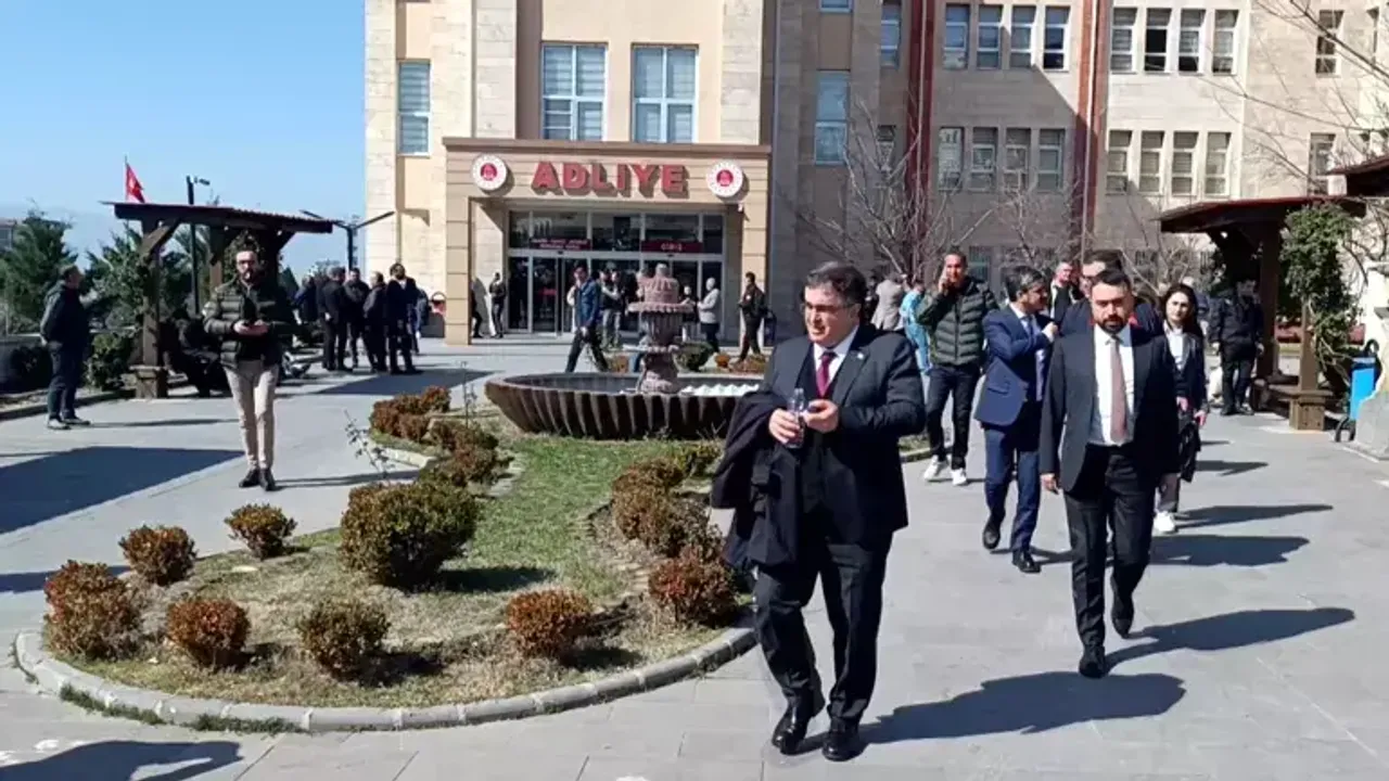 35 Kişiye Mezar Olan Apartmanın Sanıklarına Kırmızı Bülten Talebi
