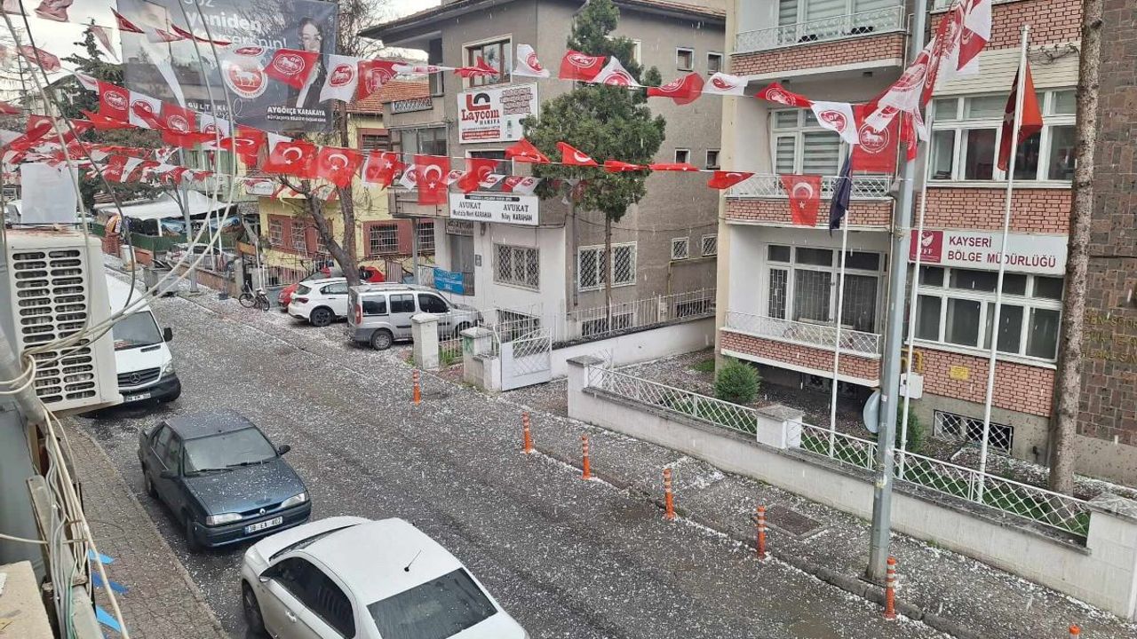 Kayseri’yi Dolu Vurdu!