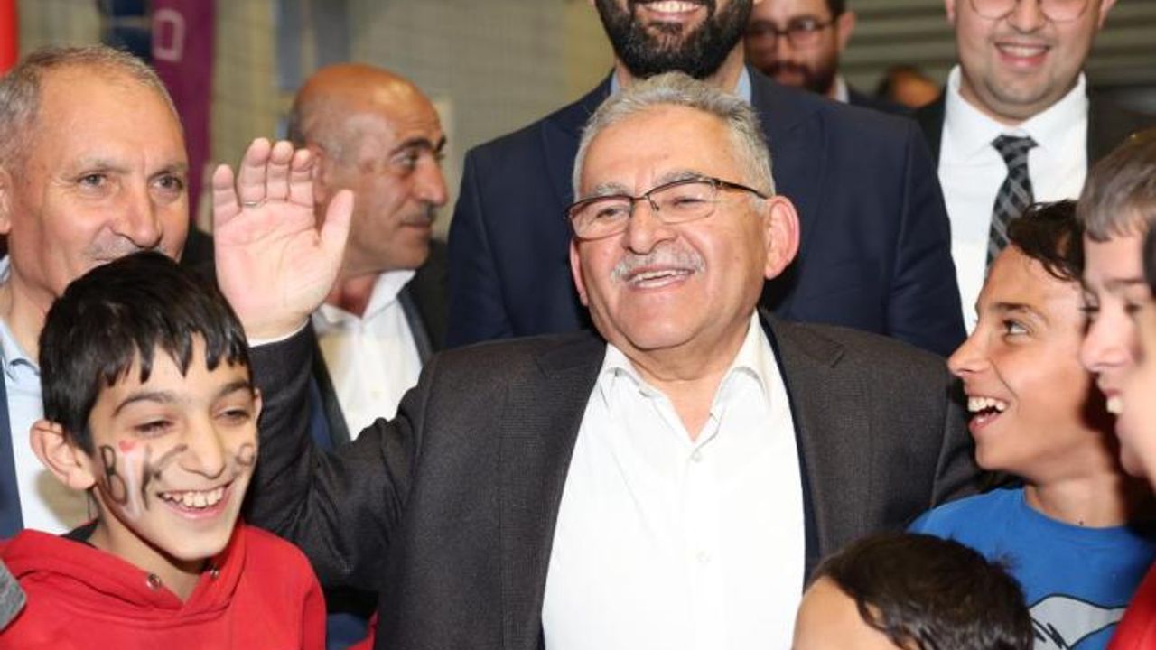 Memduh Büyükkılıç Vatandaşlarla İftar Sofrasında Buluştu