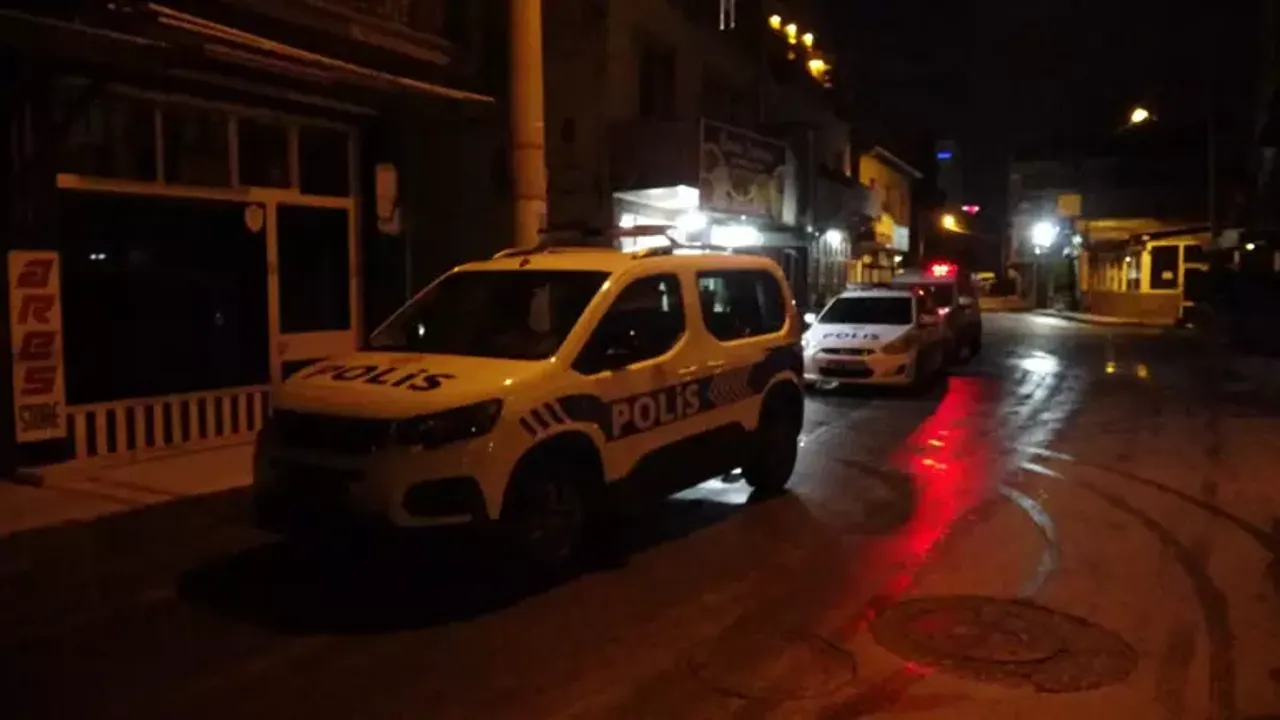 Komşuları Yaralı Buldu, Hastanede Öldü