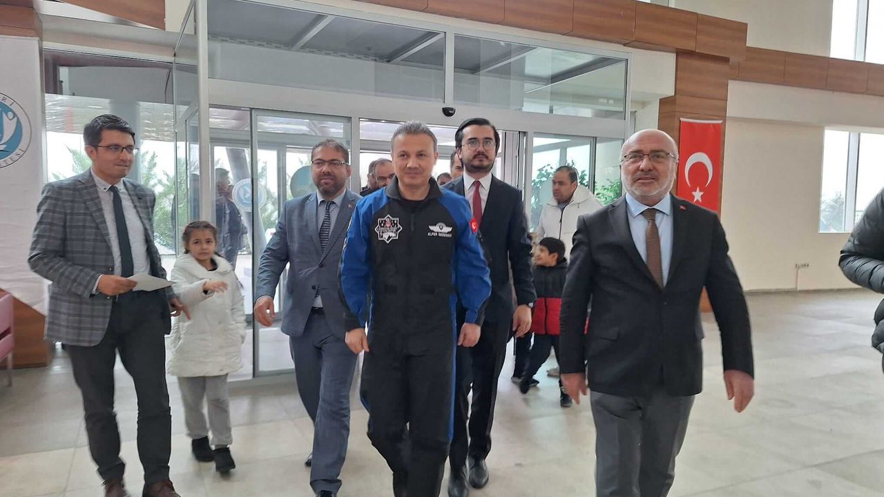 Alper Gezeravcı: Yaptığımız Deneyler Ülkemizin Astronomiden Pay Almasını Sağlayacak