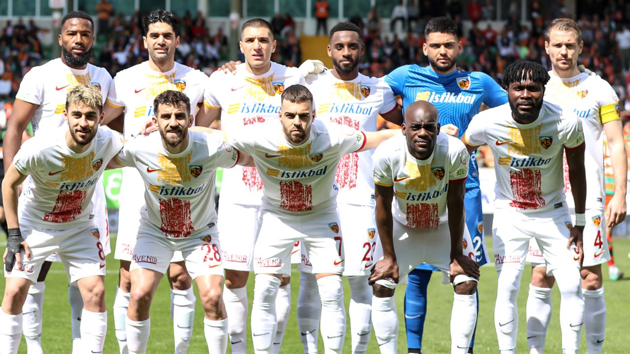 Kayserispor, Alanyaspor Deplasmanında! İlk Yarı Sona Erdi