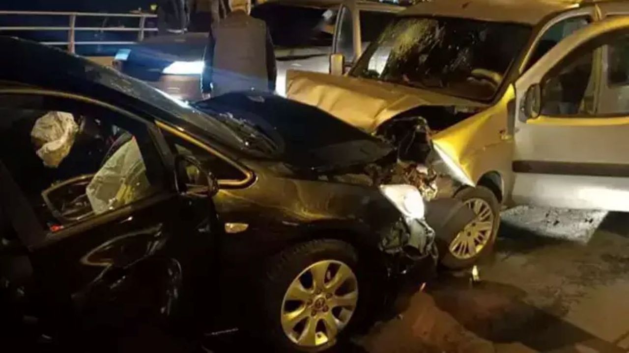Ters Yola Giren Araç Kaza Yaptı: 7 Yaralı