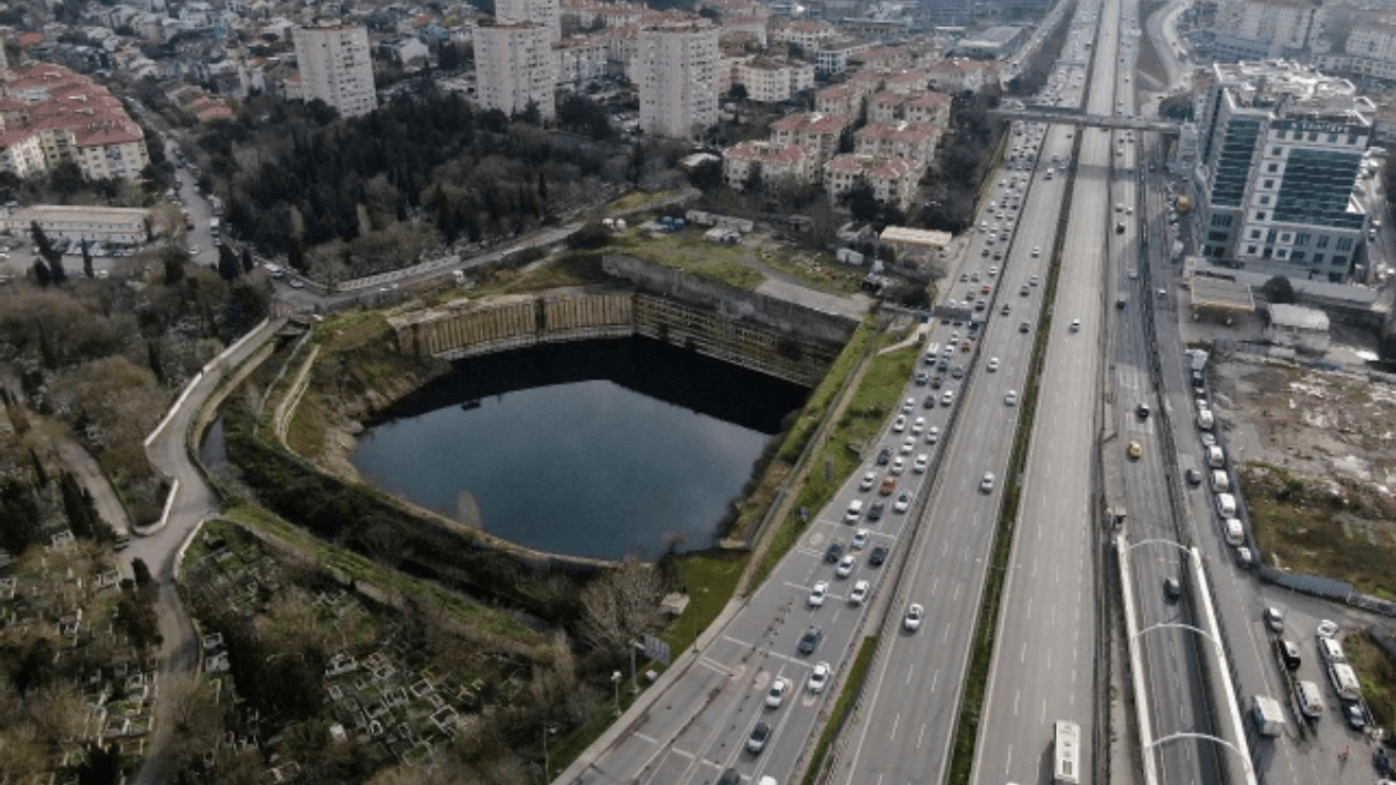 O İnşaat Sahası Google’ı Bile Yanılttı: Göl Olarak Gösterdi