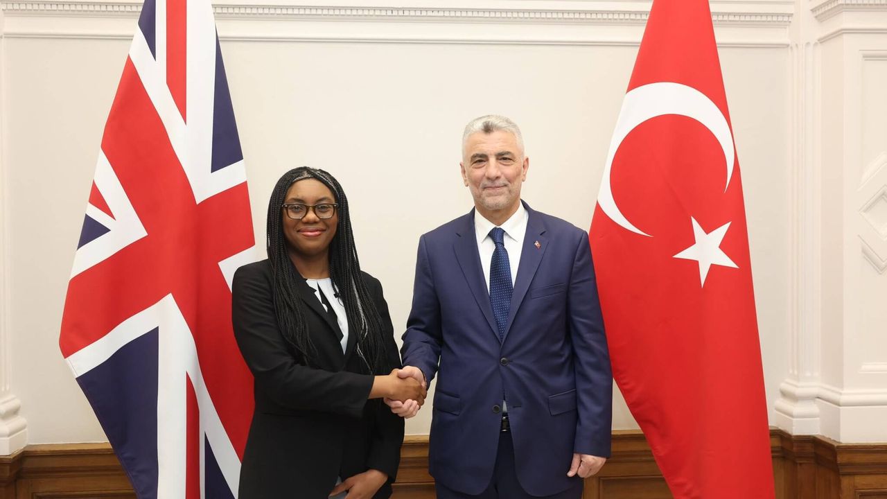 Ticaret Bakanı Londra’ya Neden Gitti?