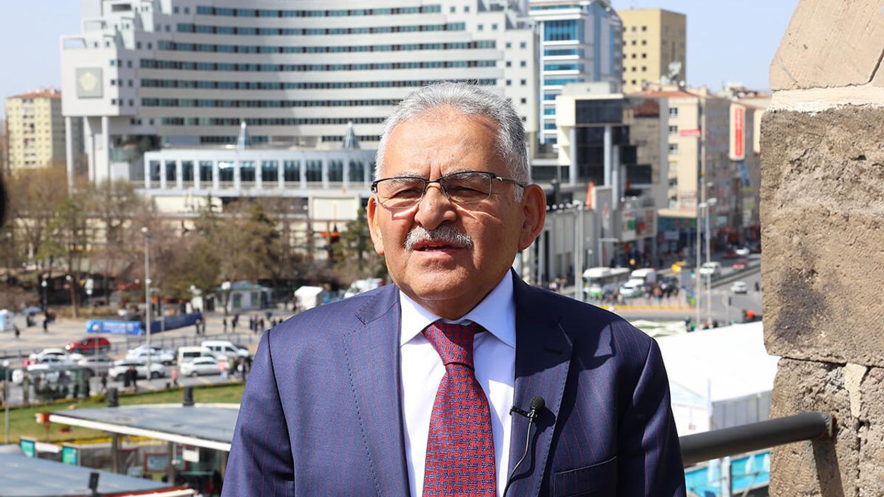 Büyükkılıç’a Sert Sözler: Kendisi İstenmeyen Bir Belediye Başkanıdır!