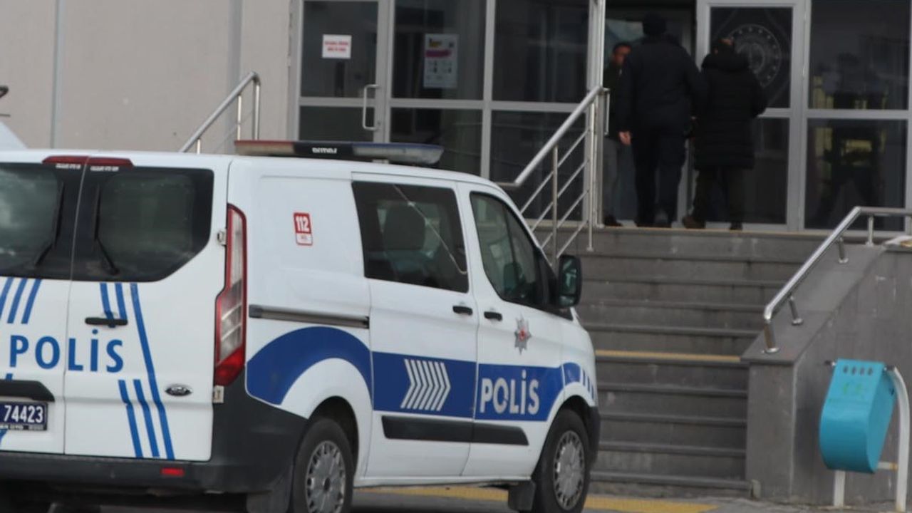 Okulda Öğretmeni Yaralayan Kadın Müebbetle Yargılanacak!