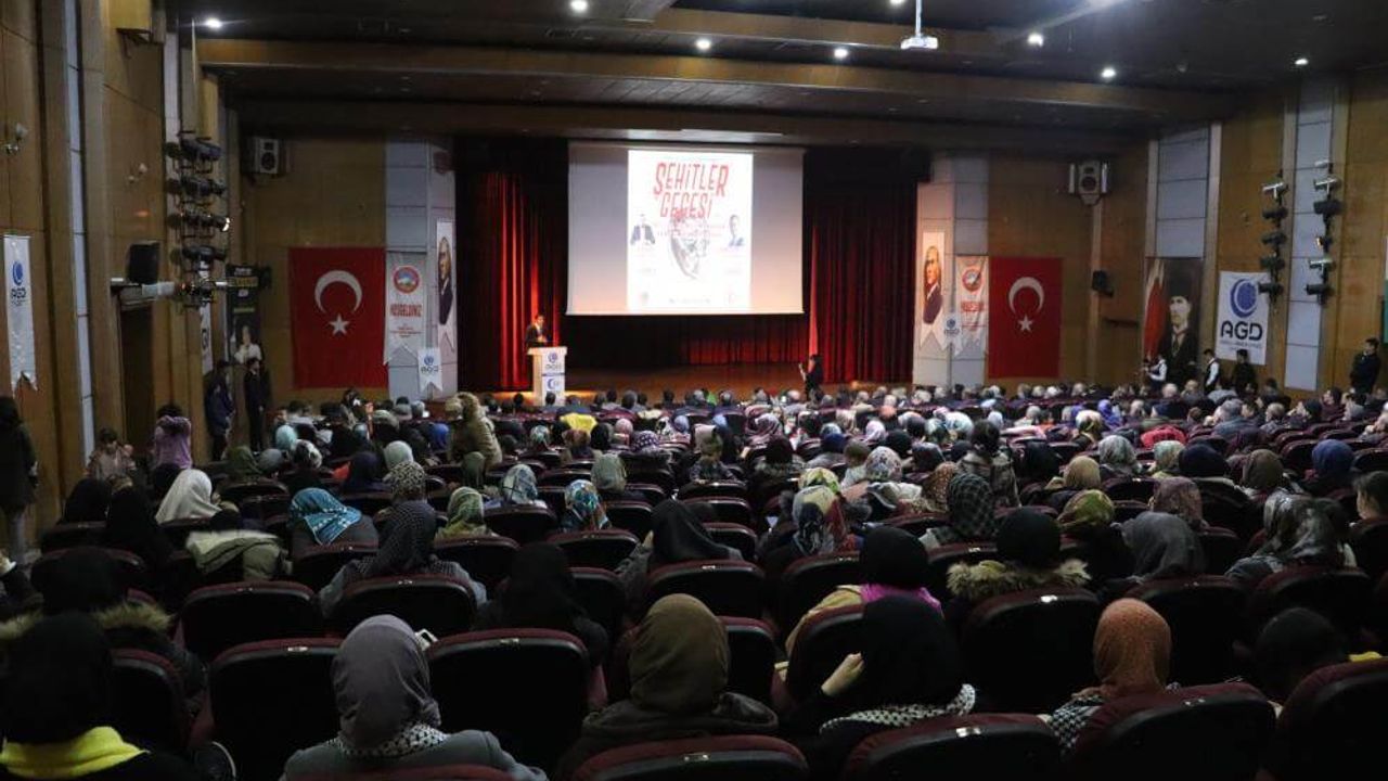 Kayseri'de Erbakan Ve Şehitler Anıldı