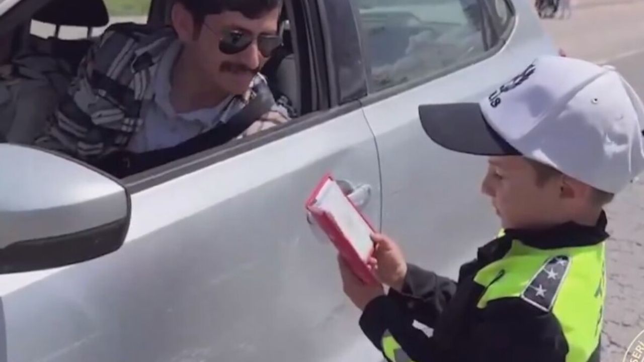 Kayseri Polisinin 23 Nisan Videosu Sosyal Medyayı Salladı!