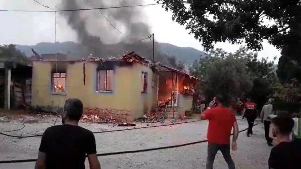 Acı Olay: Gözler Önünde Küle Döndü!
