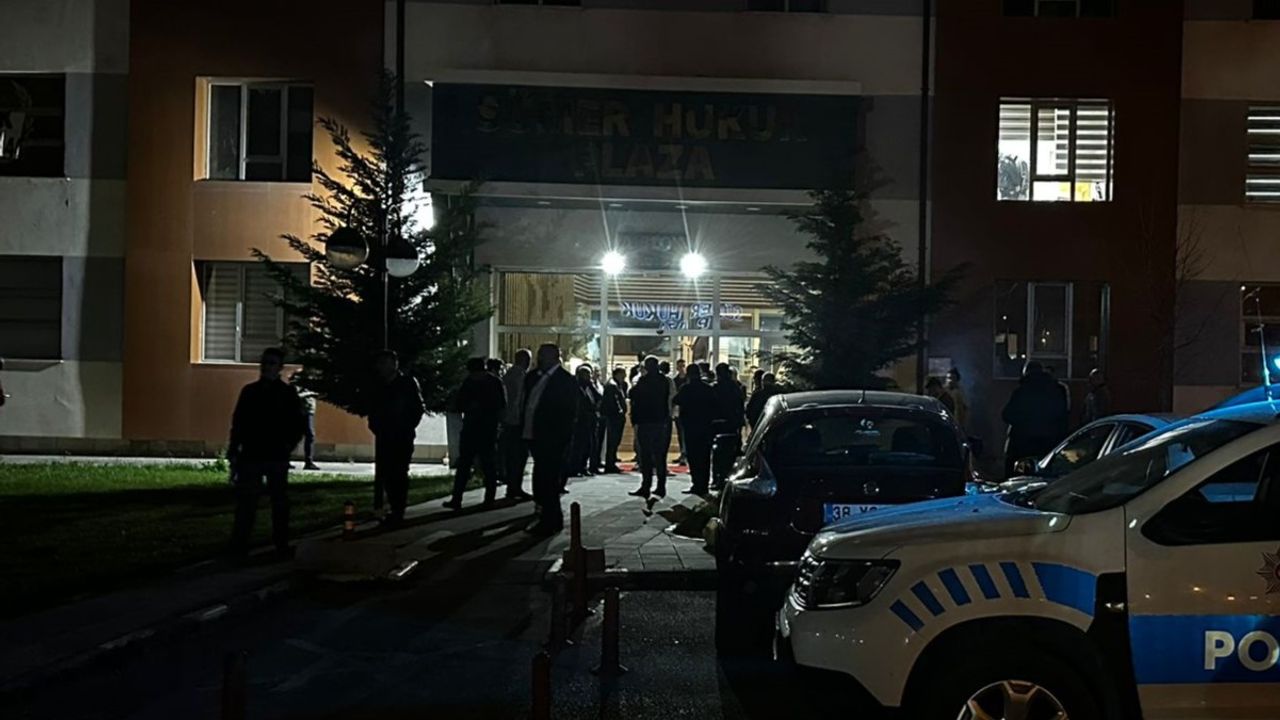 CHP'li Aşkın Genç Olay yerinde Açıklama Yaptı! İşte Görüntüler!