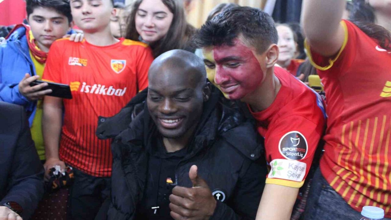 Taraftarlar Hücum Hattında Bahoken'i İstiyor !