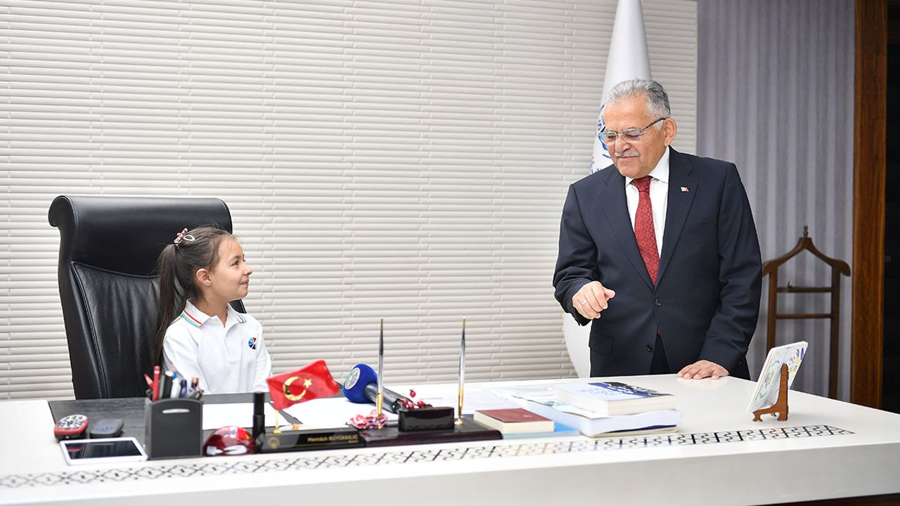 Çocuk Başkan Talimat Verdi! İsteklerini Tek Tek Sıraladı