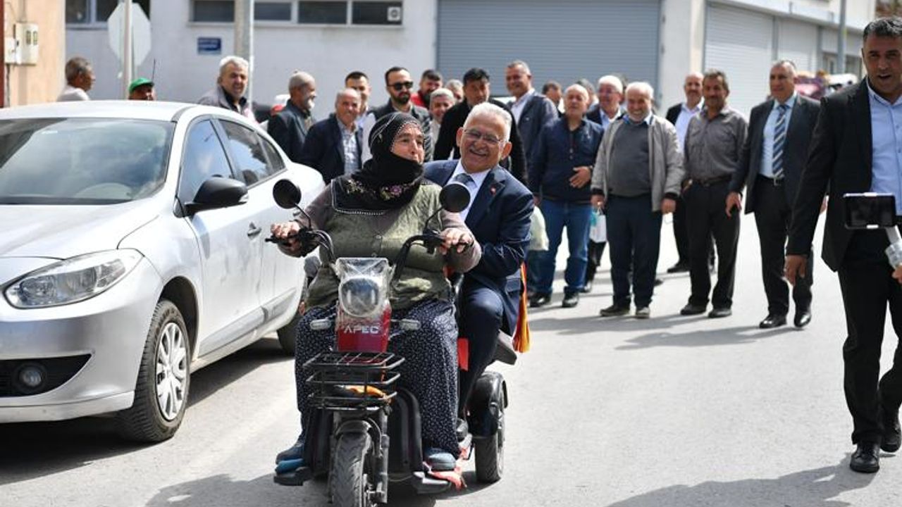 Fadime Teyze Başkan Büyükkılıç'ı Nereye Götürdü?