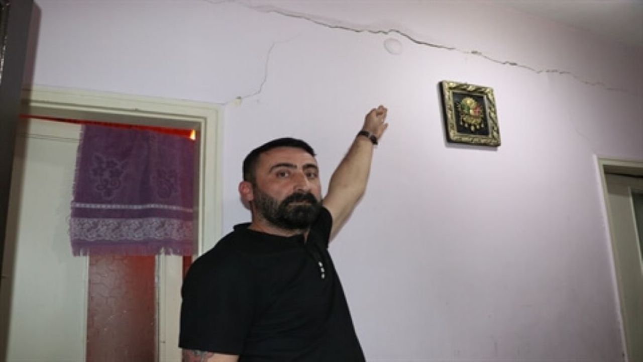 Tokat Depremi Kayseri’yi de Vurdu! Evde Hasar Meydana Geldi