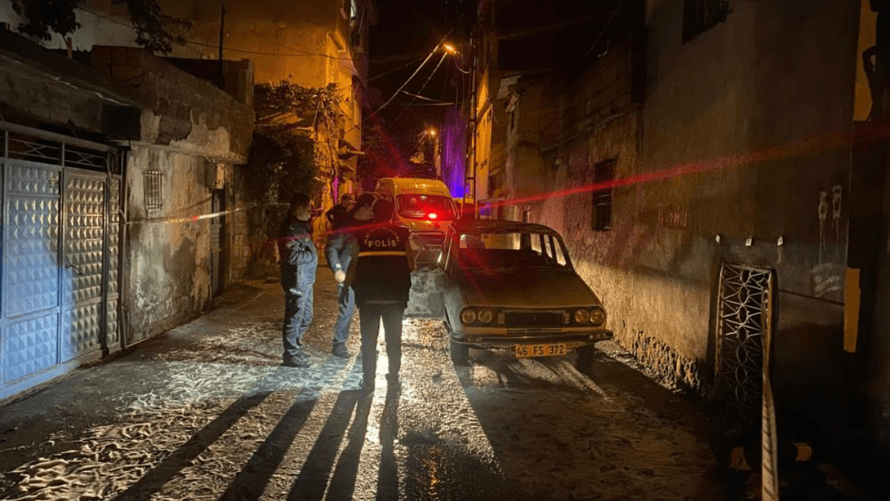 Arkadaşlarına Pusu Kuran Zanlının Otomobili Kundaklandı