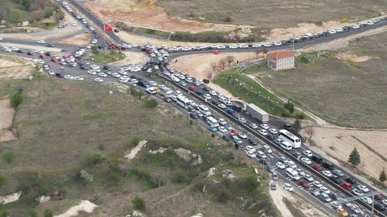 Kayseri’ye Dönecekler O Bölgeye Dikkat! Trafik Durdu