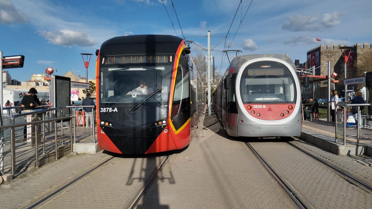 Kayseri'de 23 Nisan'da Raylı Sistem Ücretsiz Olacak Mı?