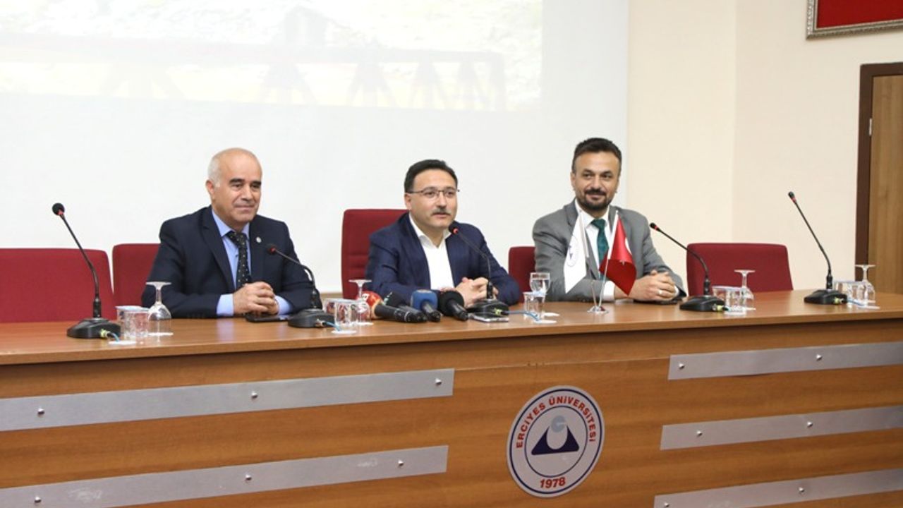 Vali Çiçek: 'Bu Fakülte'de Okuyan Öğrenciler Milli Görev Yapıyor'
