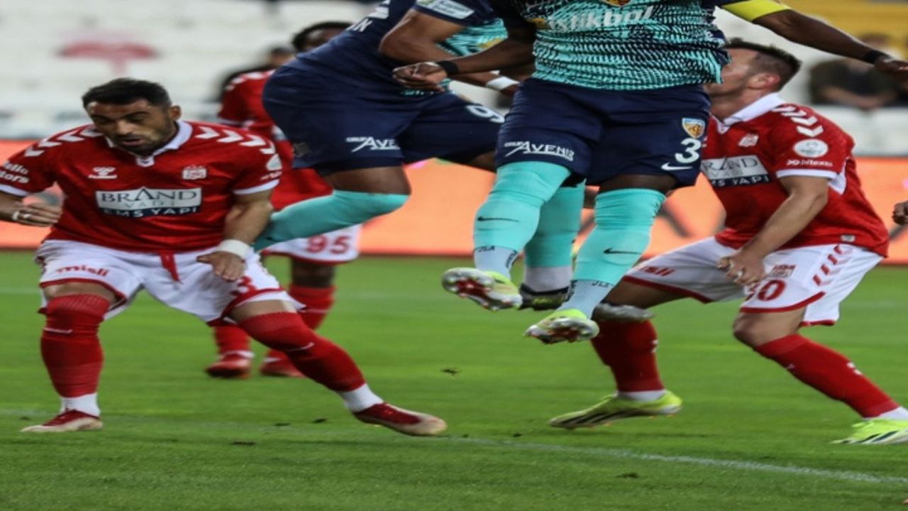 Kayserispor'lu O İsim Bu Sezon İlk Golünü Attı !