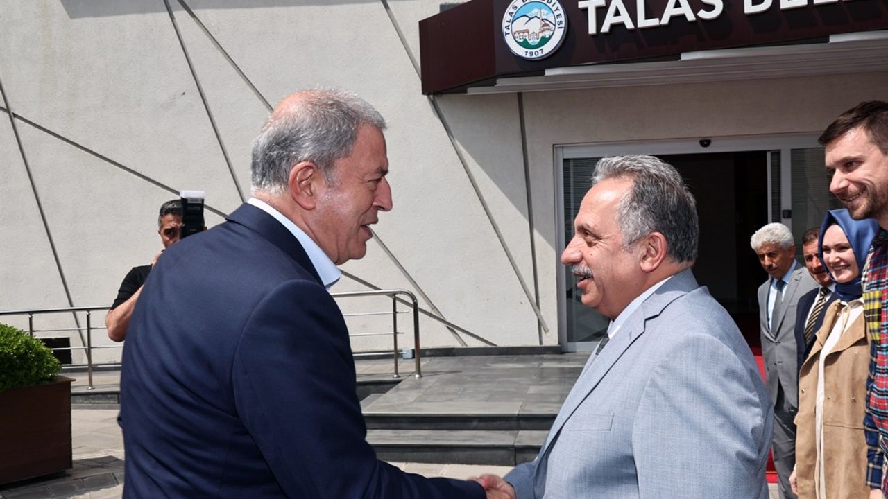 Hulusi Akar Başkan Yalçın'ı Neden Ziyaret Etti?