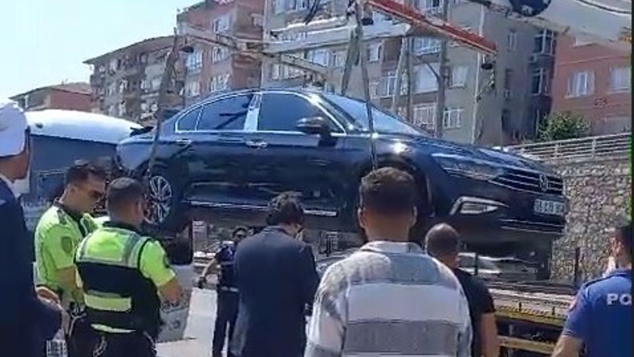 Alper Gezeravcı Trafik Kazası Geçirdi! Yaralı Olduğu Öğrenildi